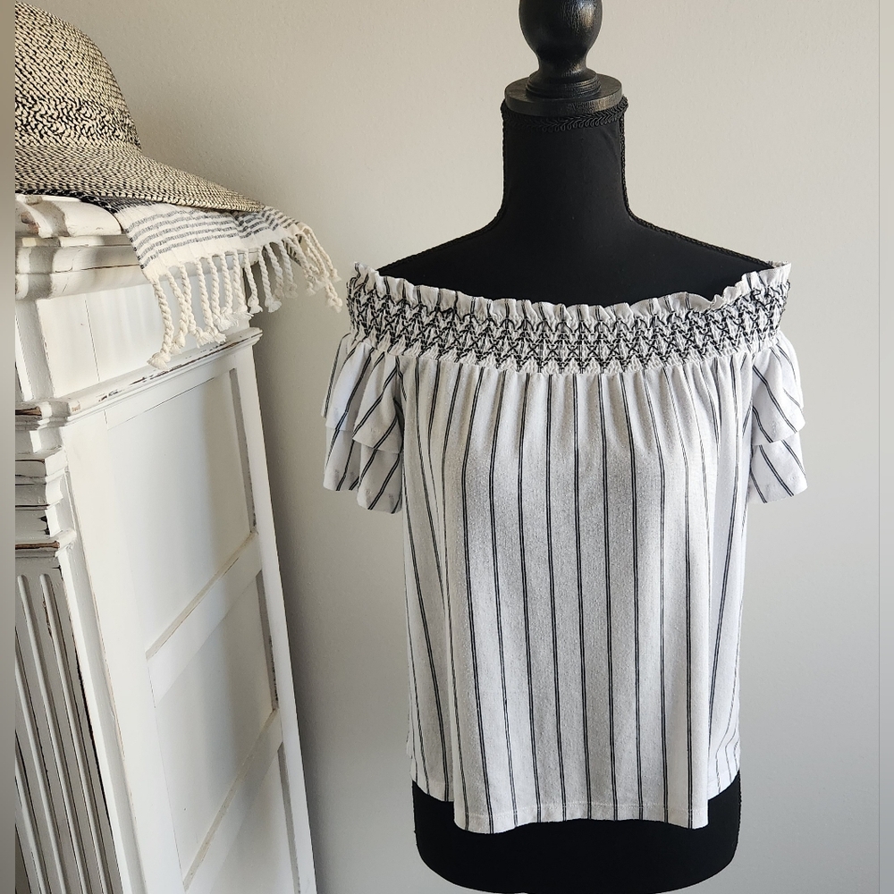 AMERICAN EAGLE OUTFITTERS STRIPED TOP